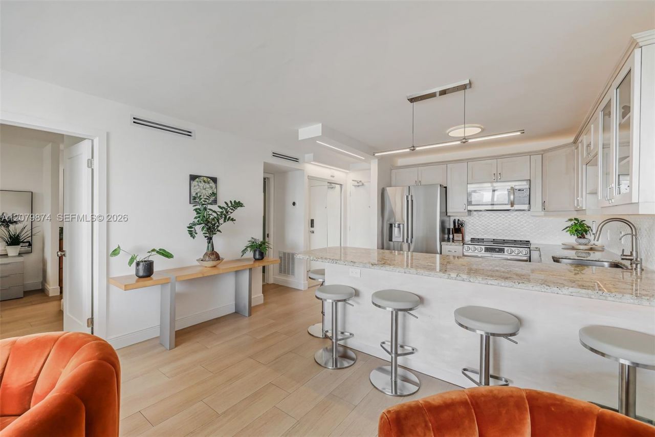 401 Ocean Dr, Unit 903, Miami Beach, FL 33139 Photo