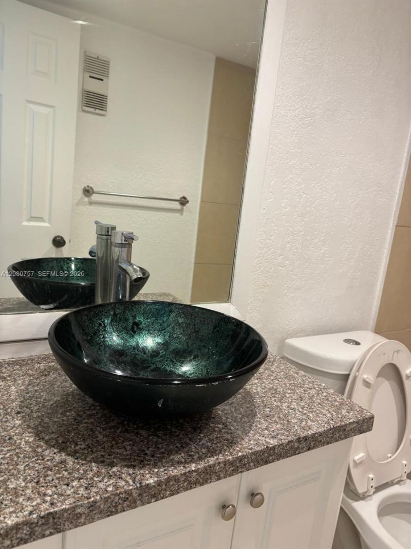6970 NW 186th St , Unit 3-505, Hialeah, FL 33015 Photo