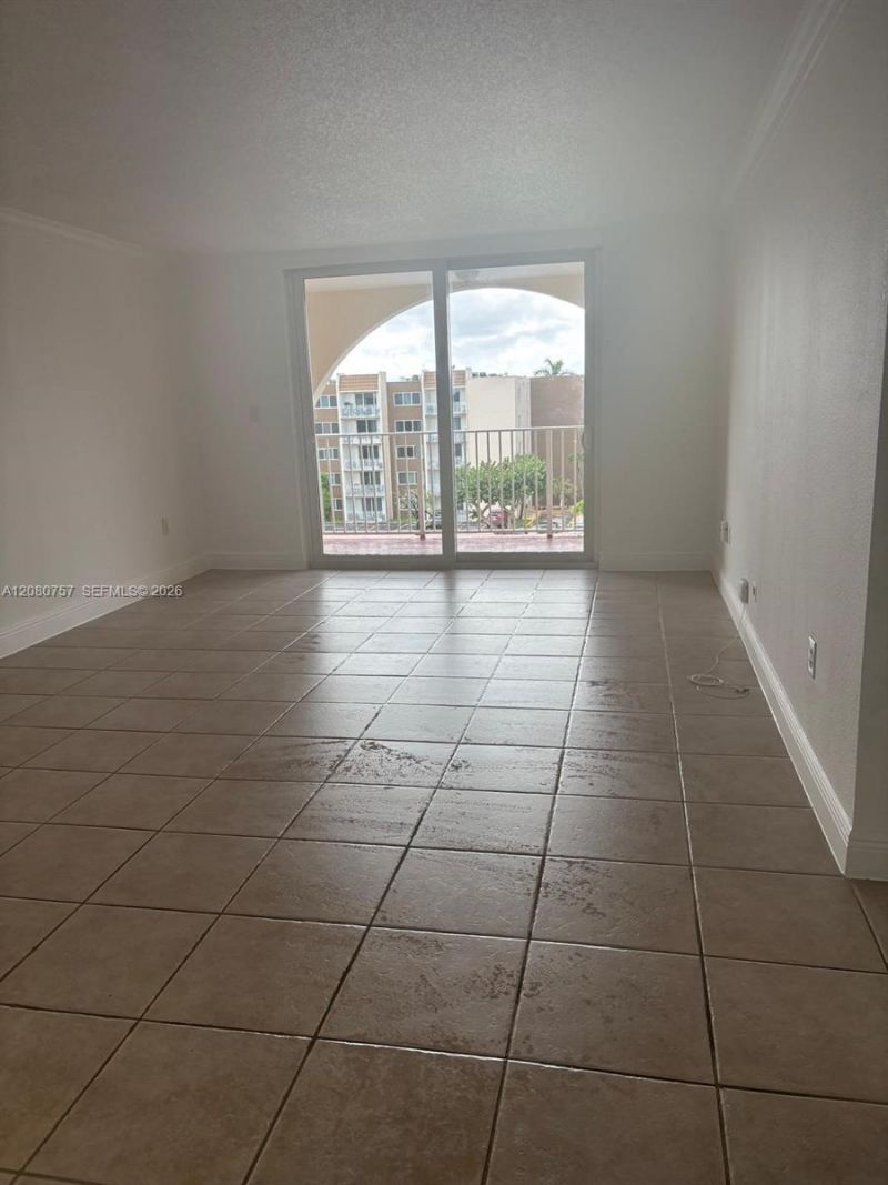 6970 NW 186th St , Unit 3-505, Hialeah, FL 33015 Photo