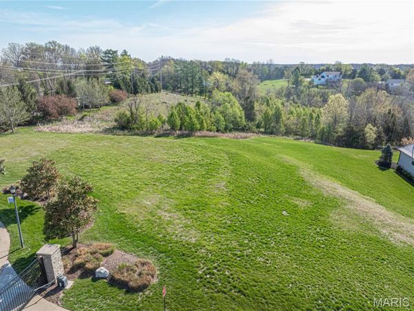 302 Wardenburg Farms Drive , Wildwood, MO 63005