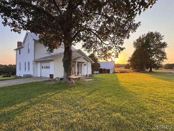 4176 Highway E , New Haven, MO 63068