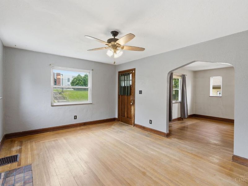 4056 Mcfarran Avenue, Cheviot, OH 45211 Photo 3