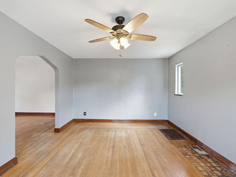4056 Mcfarran Avenue, Cheviot, OH 45211 Photo 5