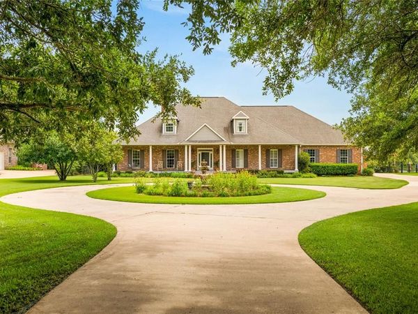 176 Starlight Pointe, Natchitoches, LA 71457
