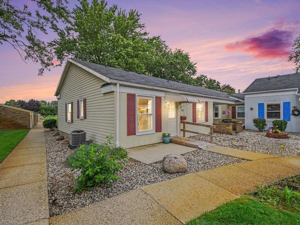 644 Village Lane, Unit 90, Jenison, MI 49428