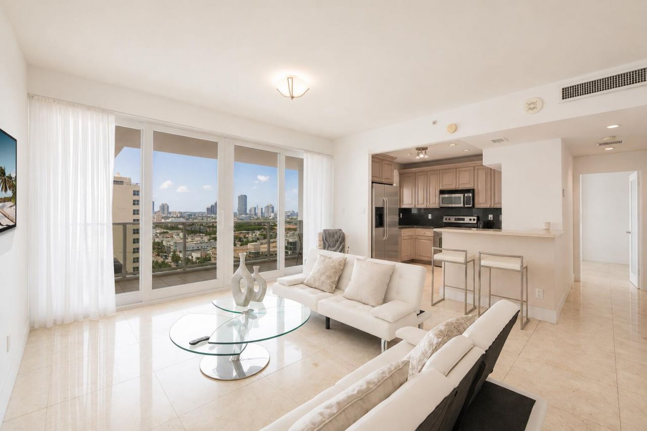 100 Lincoln Road, Unit PH14, Miami Beach, FL 33139 Photo