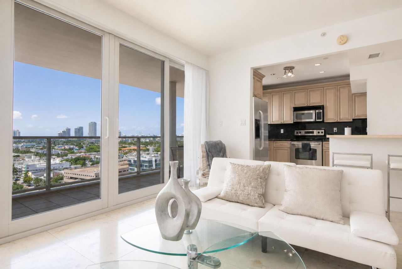 100 Lincoln Road, Unit PH14, Miami Beach, FL 33139 Photo