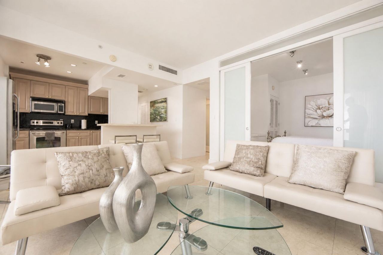 100 Lincoln Road, Unit PH14, Miami Beach, FL 33139 Photo