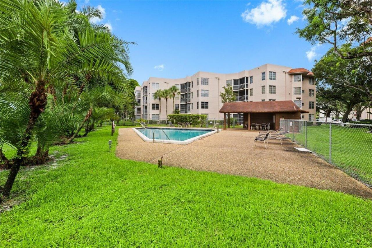 1831 Sabal Palm Drive, Unit 403, Davie, FL 33324 Photo