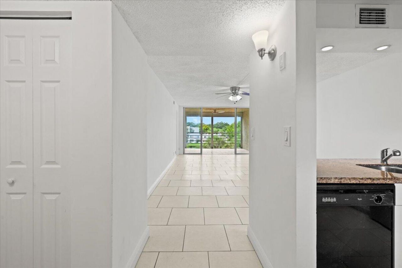1831 Sabal Palm Drive, Unit 403, Davie, FL 33324 Photo