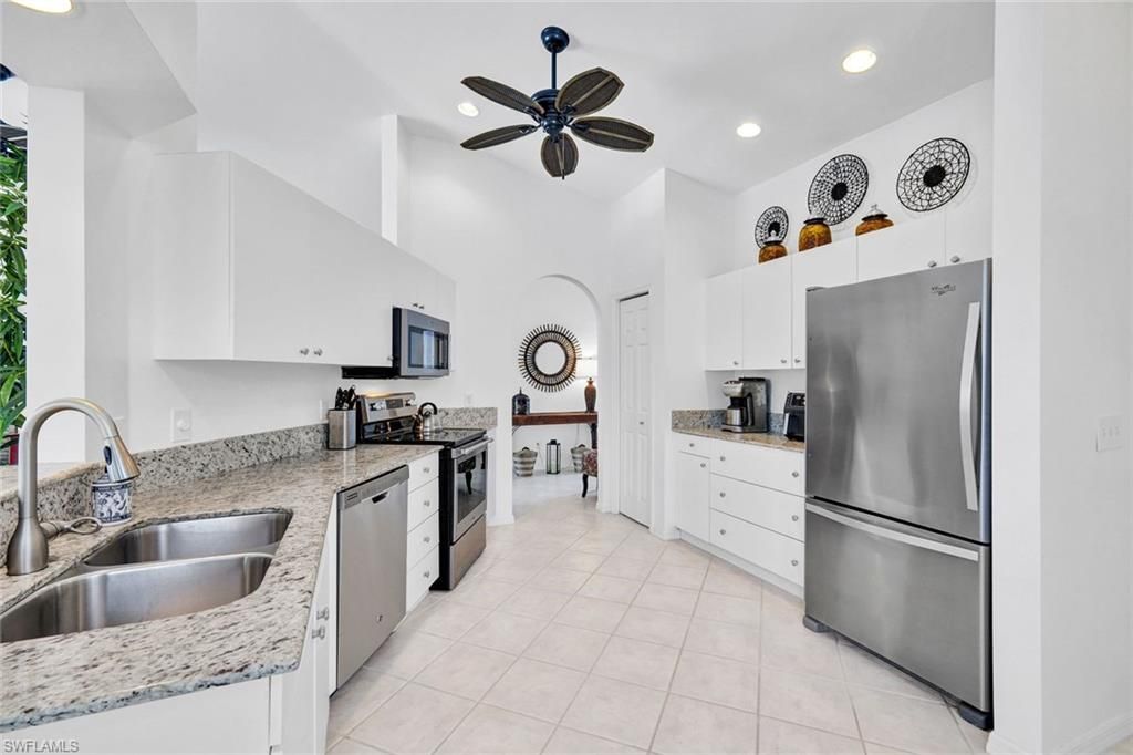484 Crossfield Cir, Naples, FL 34104 Photo