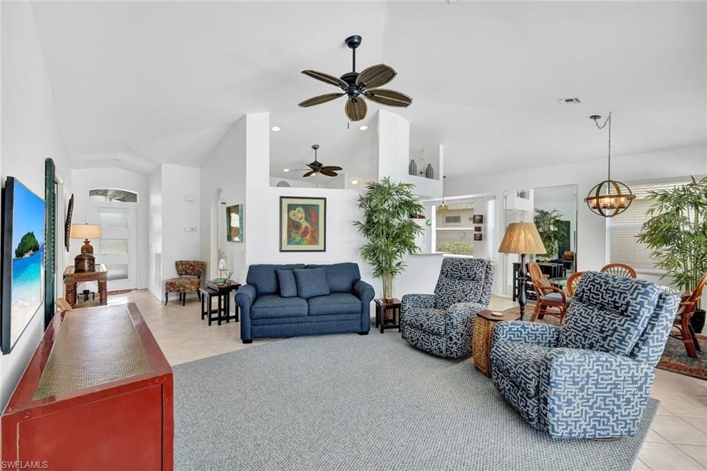 484 Crossfield Cir, Naples, FL 34104 Photo
