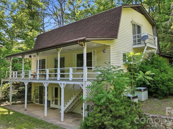 38 Pee Wee Branch Branch , Sylva, NC 28779