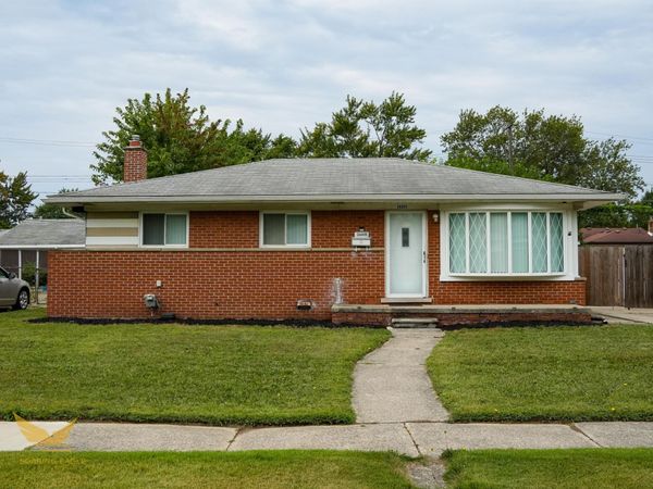 36005 Lucerne Street, Clinton Twp, MI 48035