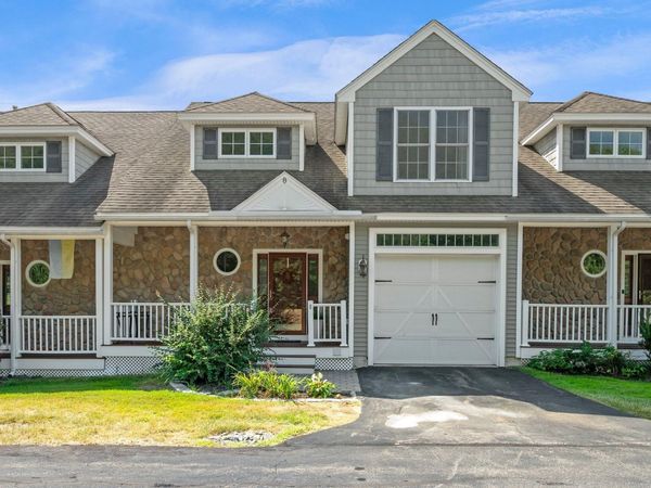 5 Pelton Way, Unit 8, Hampton Falls, NH 03844
