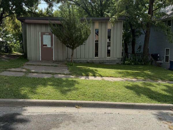 512 E 7TH ST, Muscatine, IA 52761