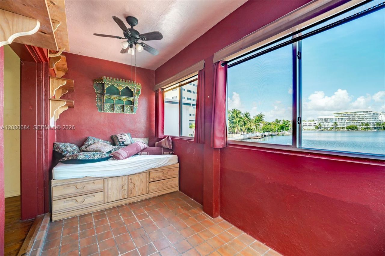 4730 Pine Tree Dr, Unit 17, Miami Beach, FL 33140 Photo