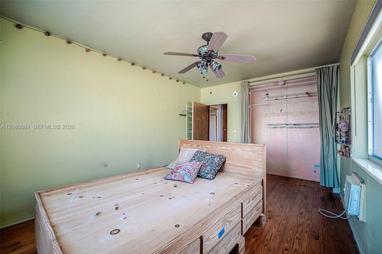 4730 Pine Tree Dr, Unit 17, Miami Beach, FL 33140 Photo