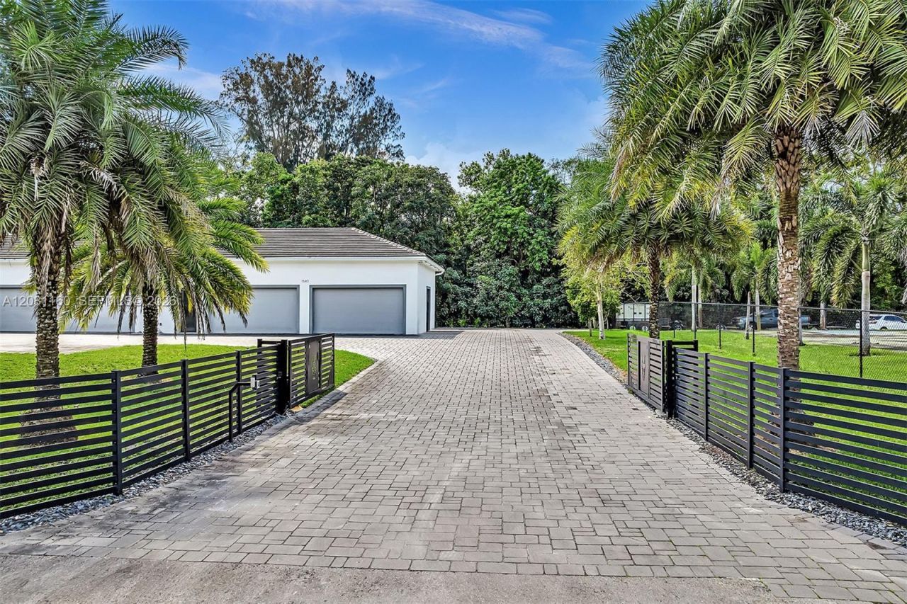 1540 SW 115th Ave, Davie, FL 33325 Photo