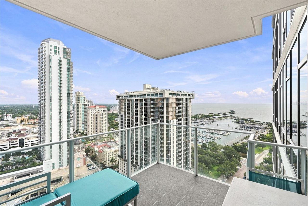 175 1st Street S, Unit 2701, Saint Petersburg, FL 33701 Photo