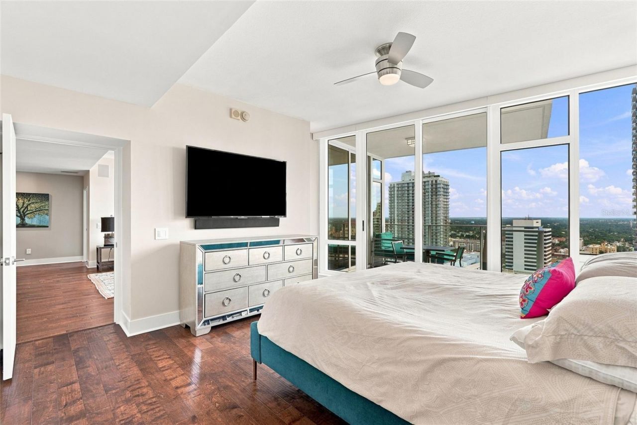 175 1st Street S, Unit 2701, Saint Petersburg, FL 33701 Photo