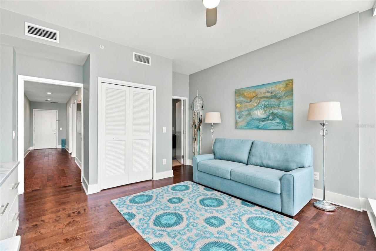 175 1st Street S, Unit 2701, Saint Petersburg, FL 33701 Photo