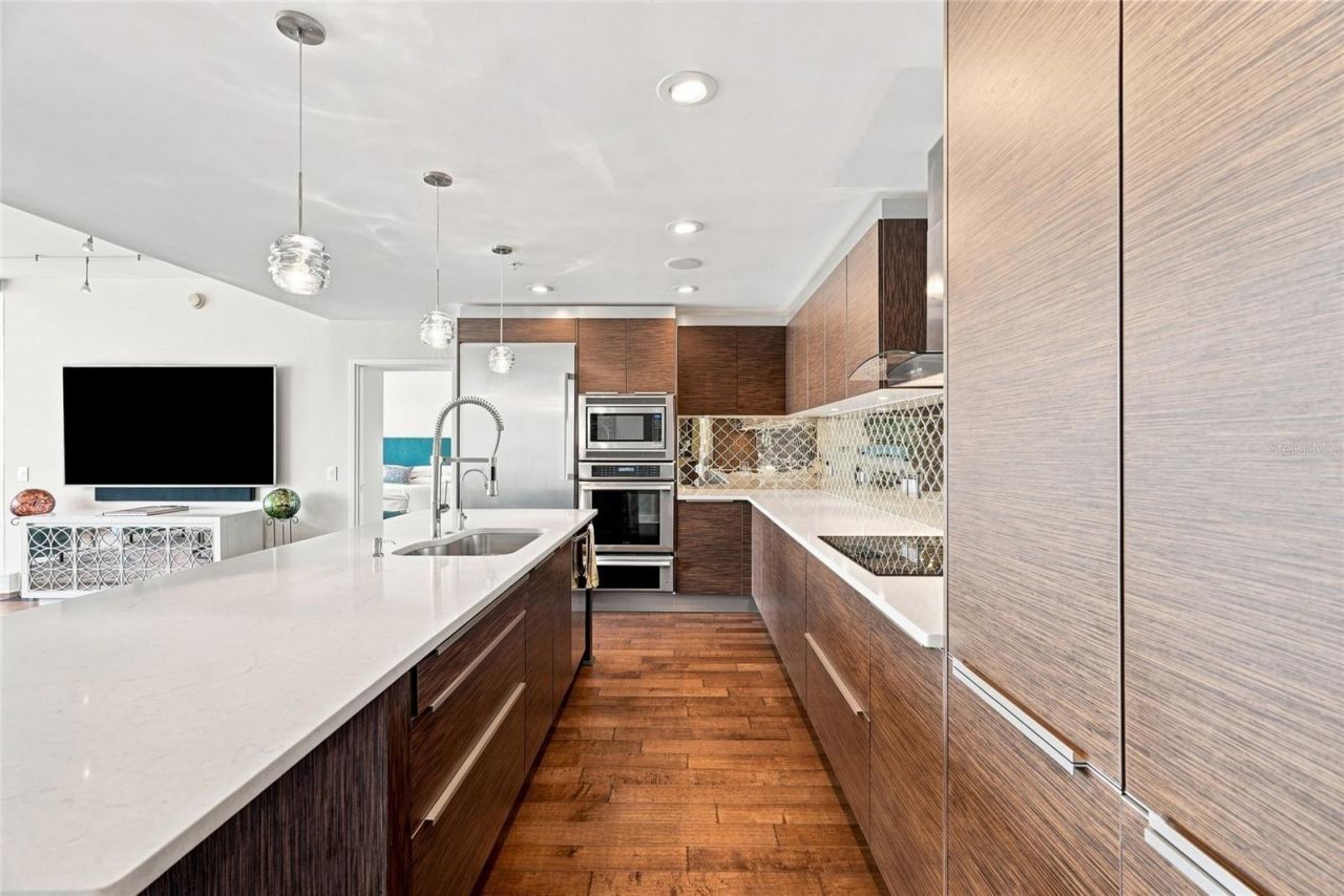 175 1st Street S, Unit 2701, Saint Petersburg, FL 33701 Photo