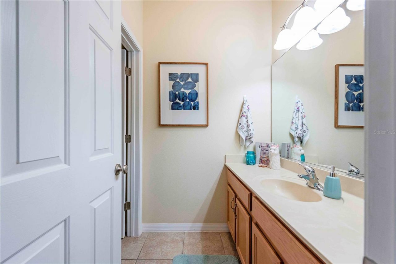 3698 Parkridge Circle, Unit 26-104, Sarasota, FL 34243 Photo