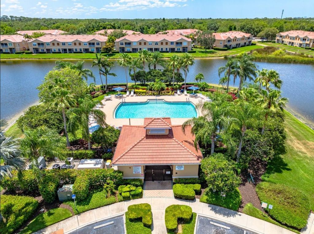 3698 Parkridge Circle, Unit 26-104, Sarasota, FL 34243 Photo