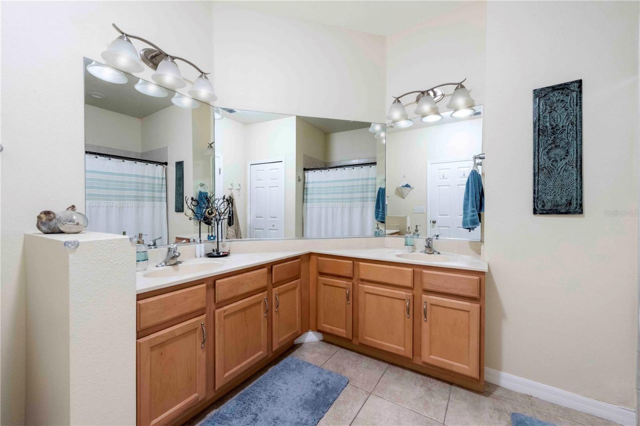 3698 Parkridge Circle, Unit 26-104, Sarasota, FL 34243 Photo