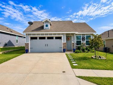 2645 Starwater Drive, Fort Worth, TX 76179
