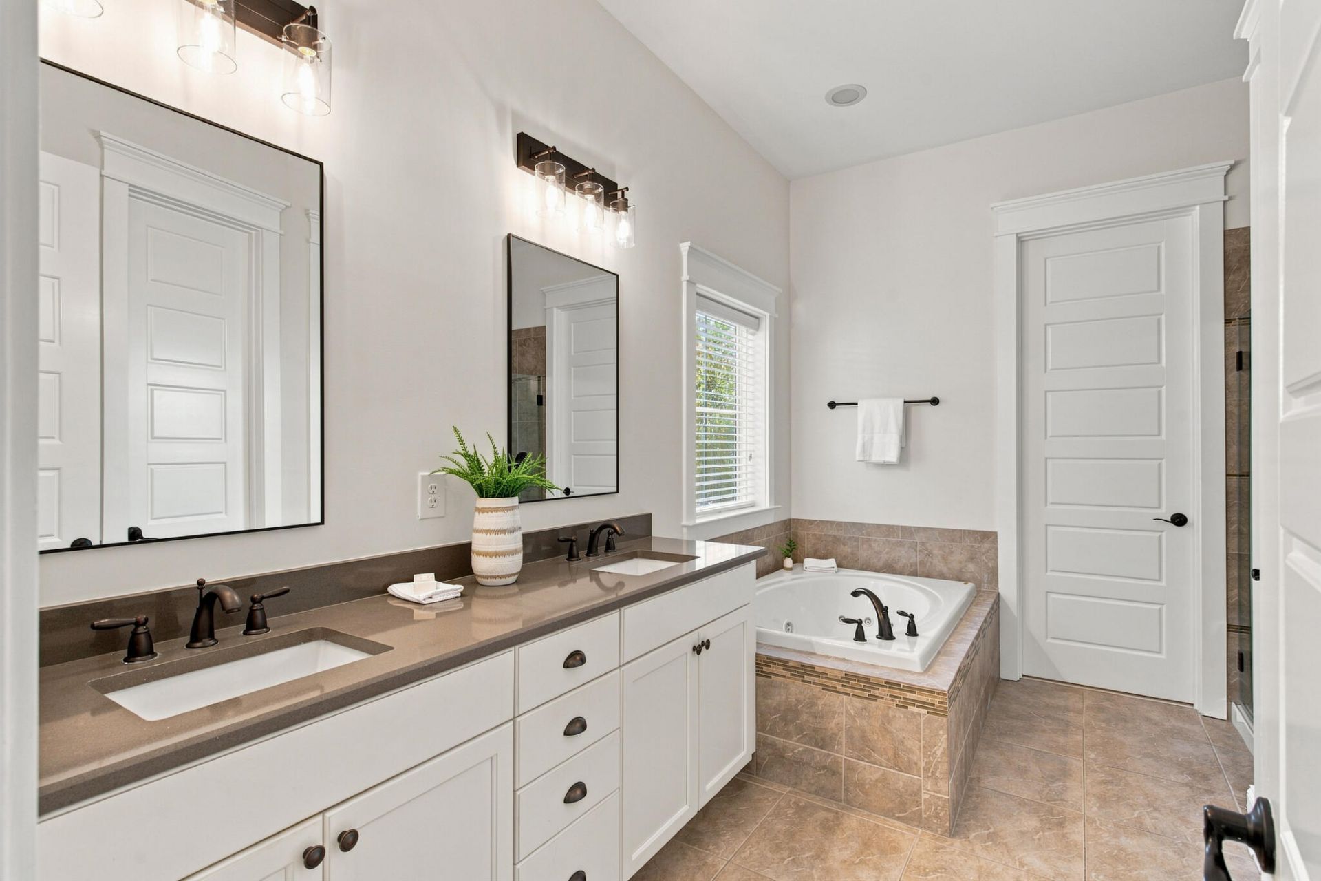 1541 Willtown Street Photo 23