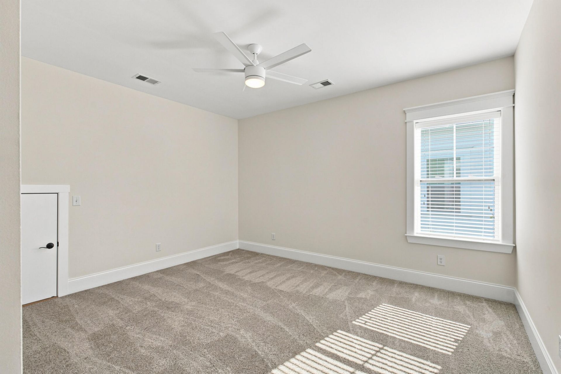 1541 Willtown Street Photo 31