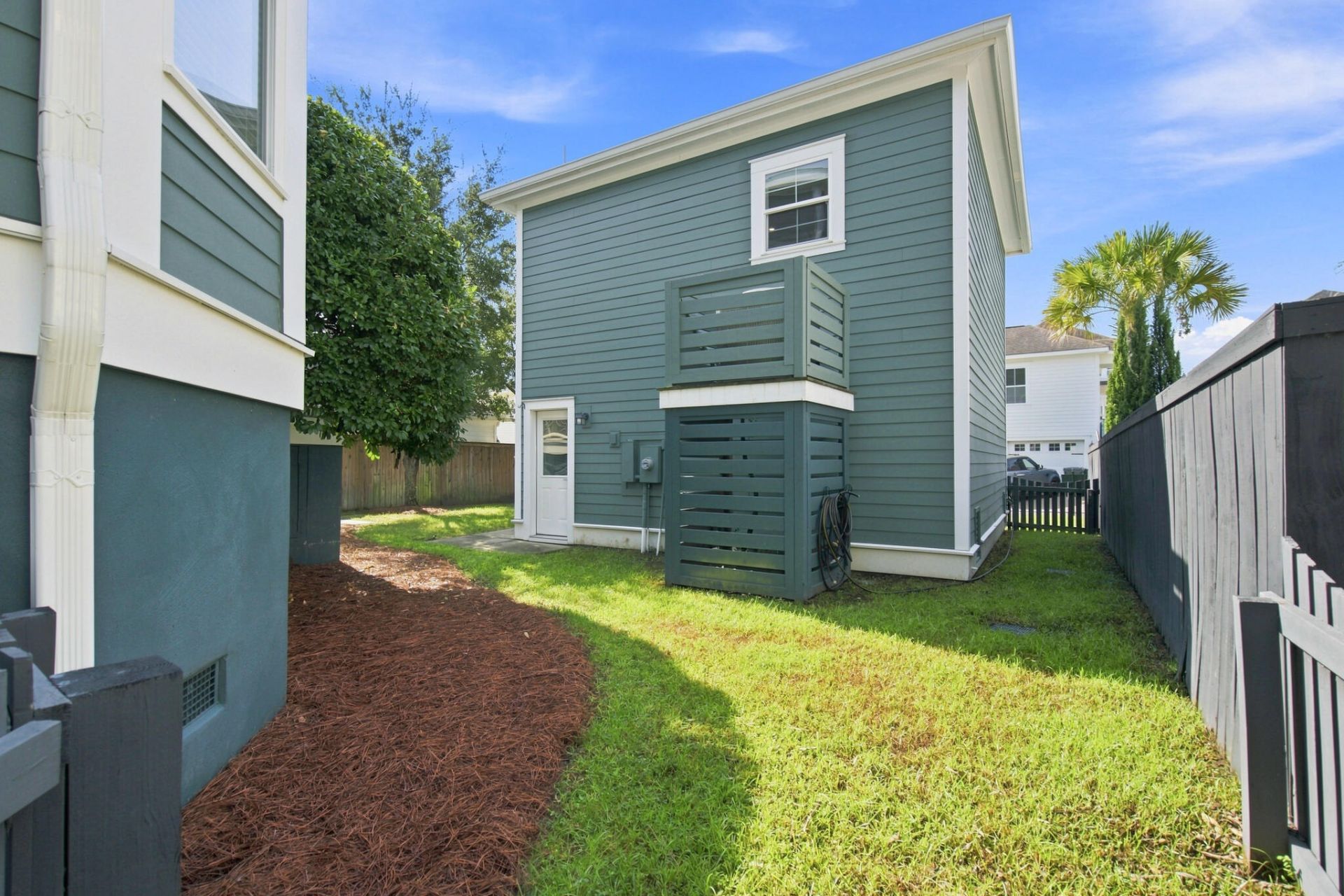 1541 Willtown Street Photo 37