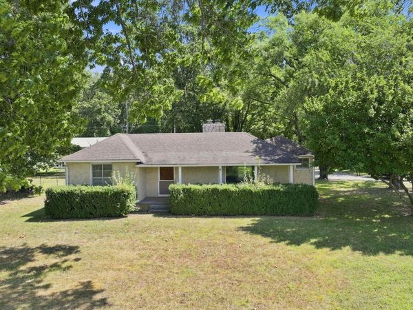 3001 N Weaver Road , Ozark, MO 65721