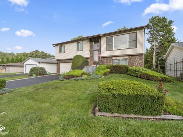 635 N Rumple Lane , Addison, IL 60101