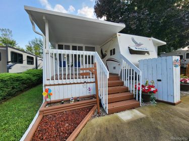 10001 Goodall Road E, Unit 422, Vernon Township, Mi 48429