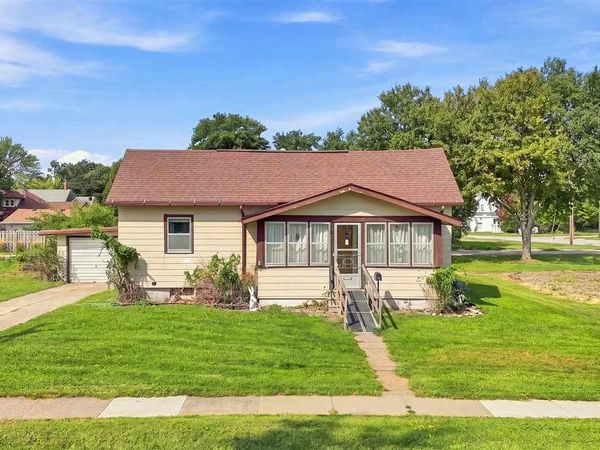 707 N 4th Ave, Washington, IA 52353