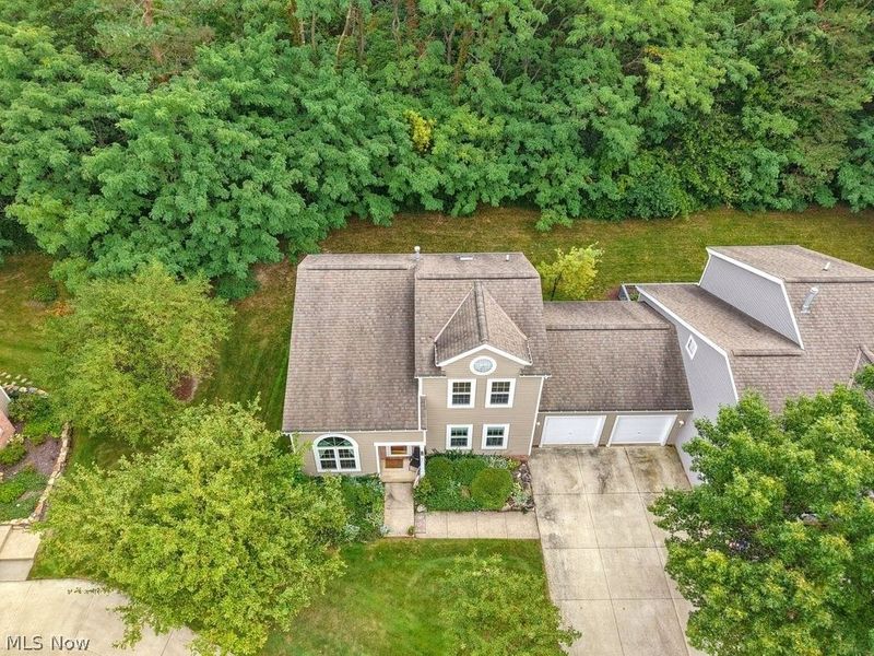 8569 Ravenswood Lane, Macedonia, OH 44056 Photo 2