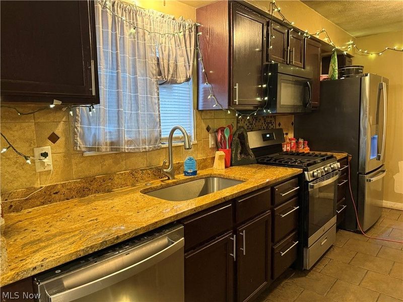 7755 Fern Drive, Mentor on the Lake, OH 44060 Photo 11