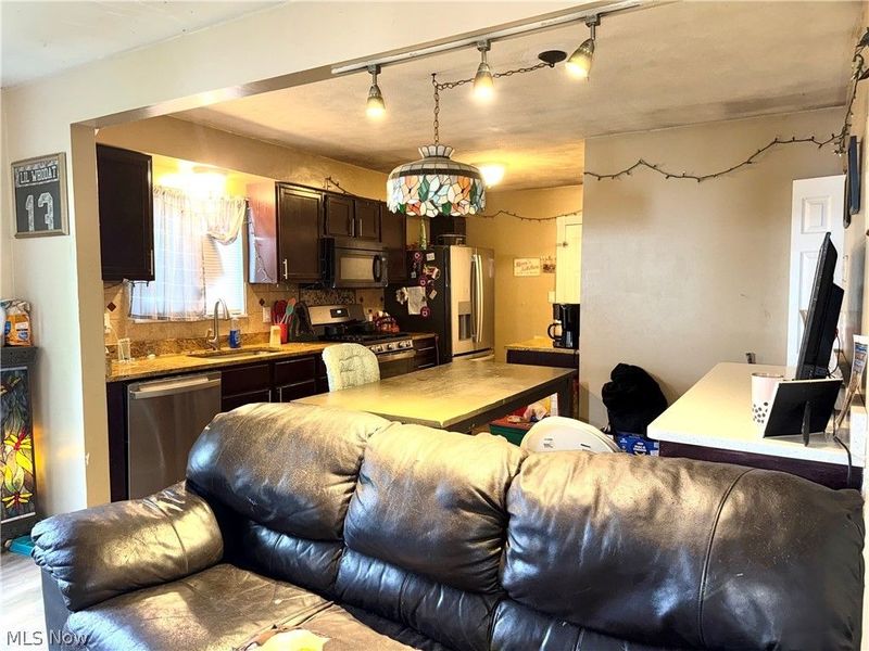 7755 Fern Drive, Mentor on the Lake, OH 44060 Photo 4