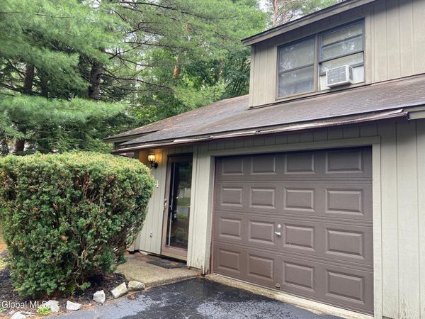 24 Elizabeth Lane, Queensbury, NY 12804