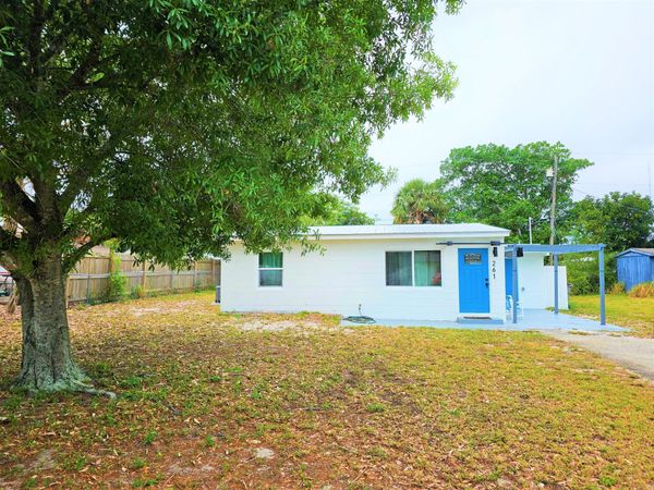 261 6th Court SW, Vero Beach, FL 32962