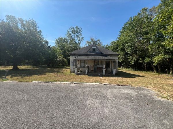 900 Harvard Street, Siloam Springs, AR 72761