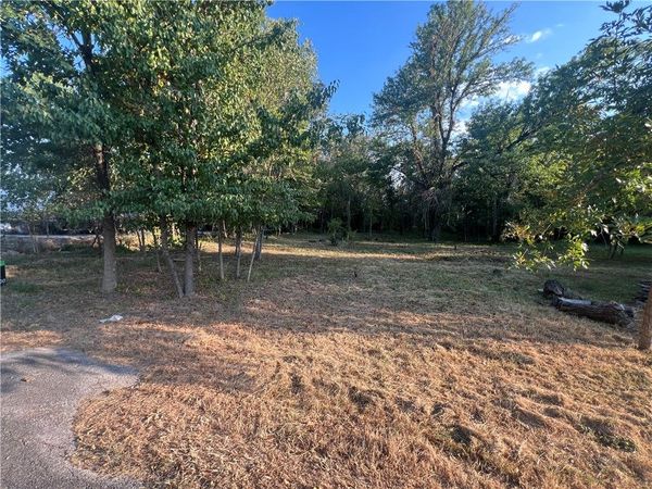 906 Harvard Street , Siloam Springs, AR 72761