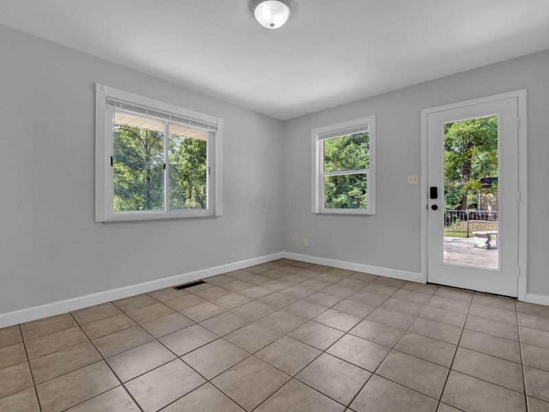 1450 Southwestern Road, Grove City, OH 43123 Photo 11