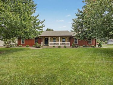 134 Columbus Road, Fredericktown, OH 43019