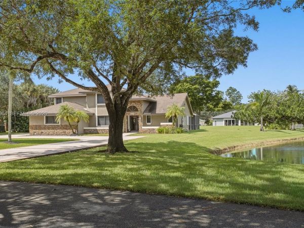 3151 SW 133rd Ter, Davie, FL 33330