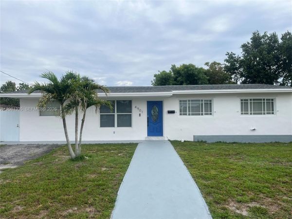 4901 NW 177th St , Miami Gardens, FL 33055