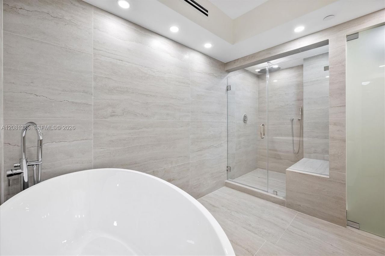 19355 Turnberry Way, Unit 19F, Aventura, FL 33180 Photo